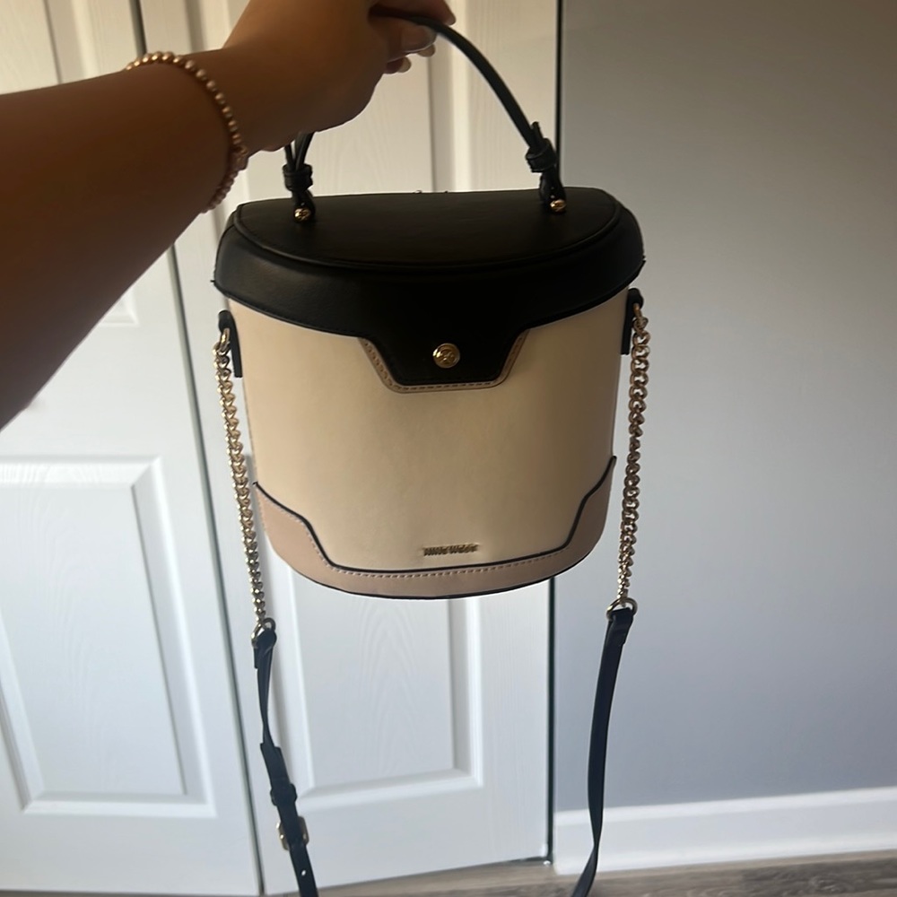 Nine West bucket purse